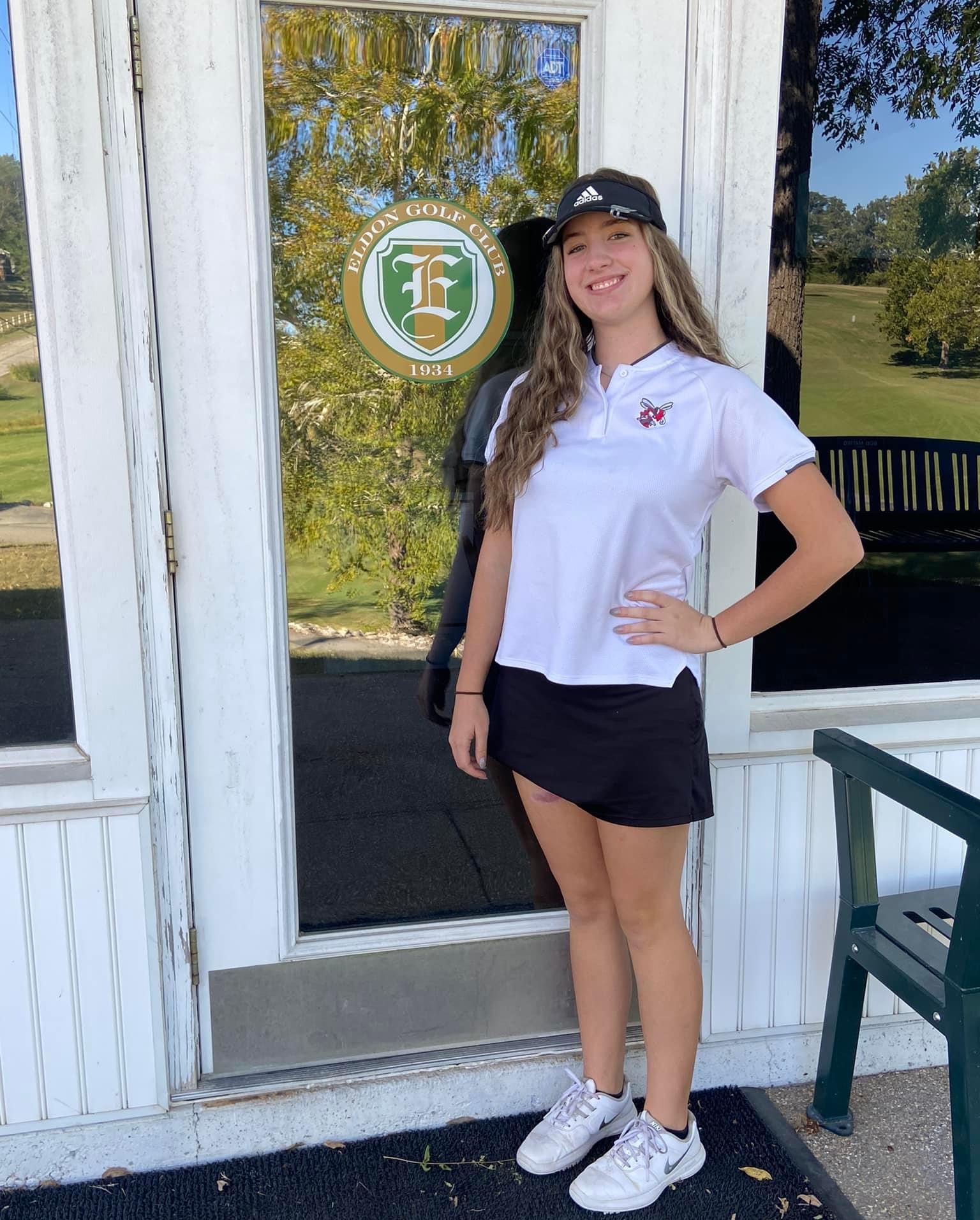 Lyla Oesch Places In Top 15 At Girls Golf Districts, Advances To State