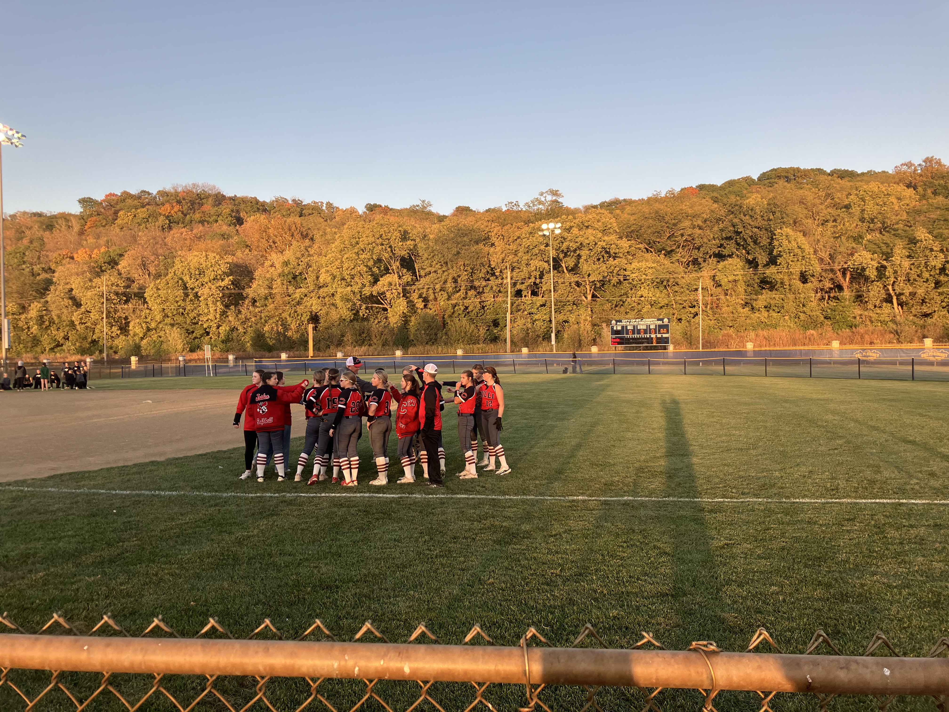 Lady Hornets Softball Advances To District Semifinal