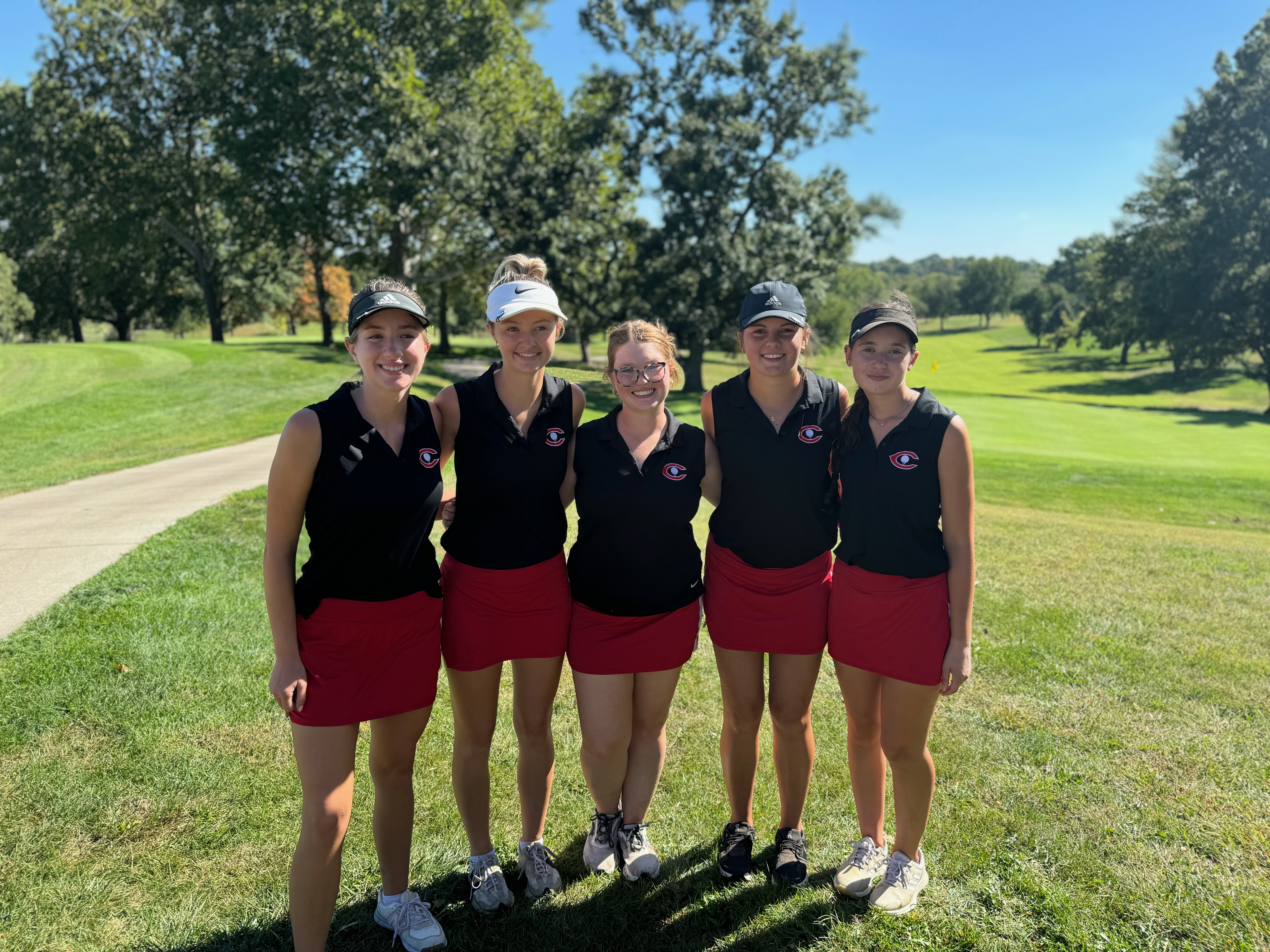 Lady Hornets Take First Place At MEC Golf Meet